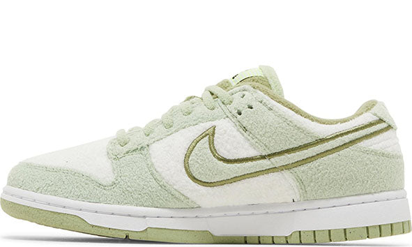 WMNS Nike Dunk Low SE Fleece Pack 'Honeydew'